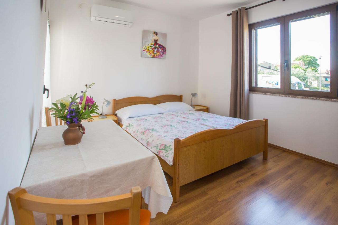 Apartment Anna Porec Esterno foto