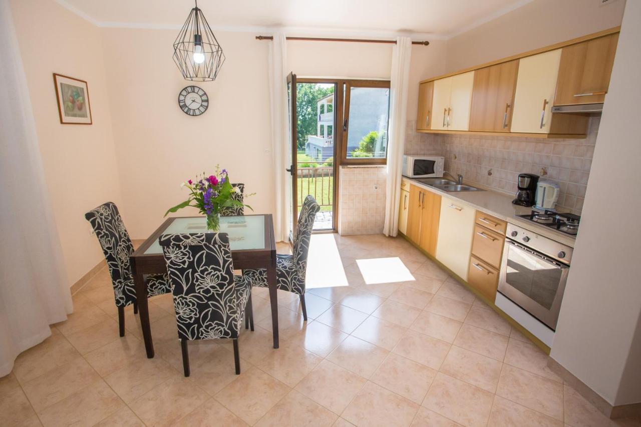 Apartment Anna Porec Esterno foto