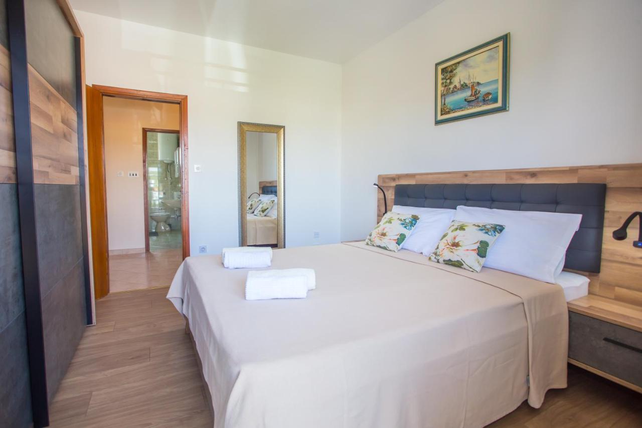 Apartment Anna Porec Esterno foto